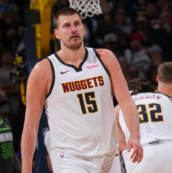 后卫的对位 后卫的对位